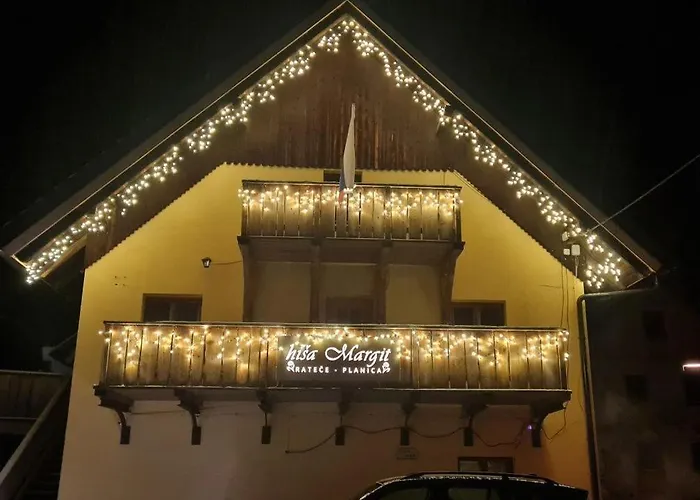 Hisa Margit, Ratece 150