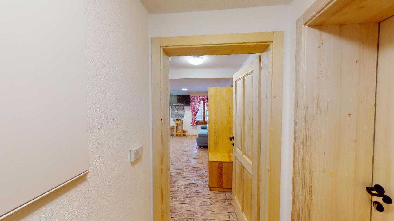 Hisa Margit, 150 *